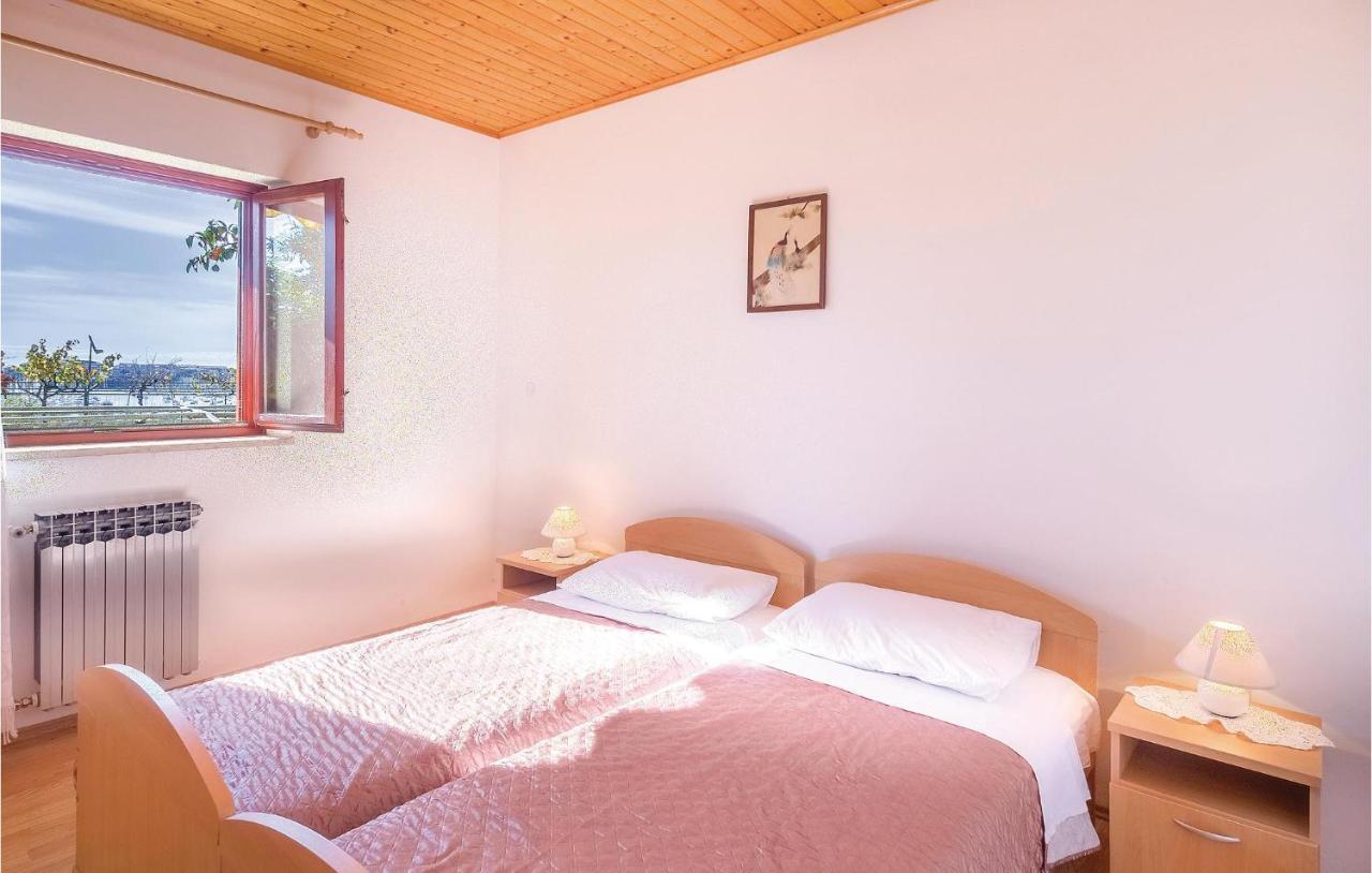 Awesome Apartment In Pula With Wifi Экстерьер фото
